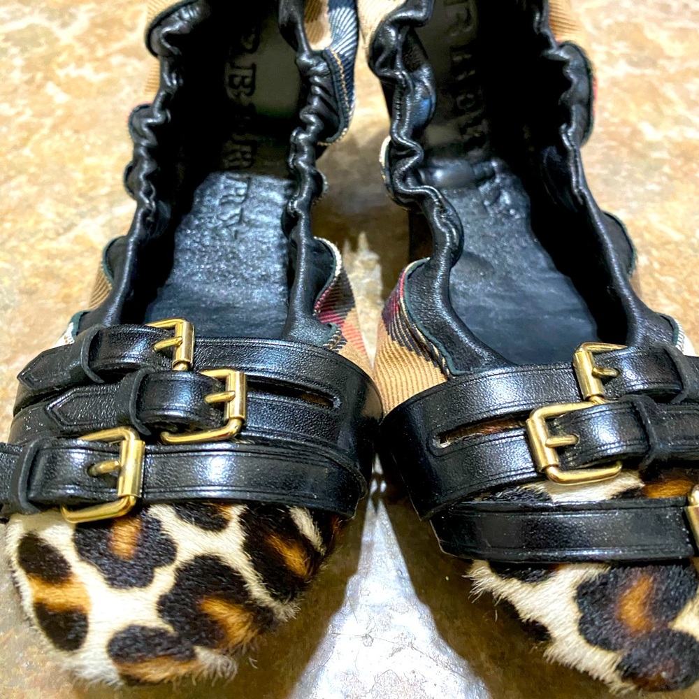 Burberry Flats 38